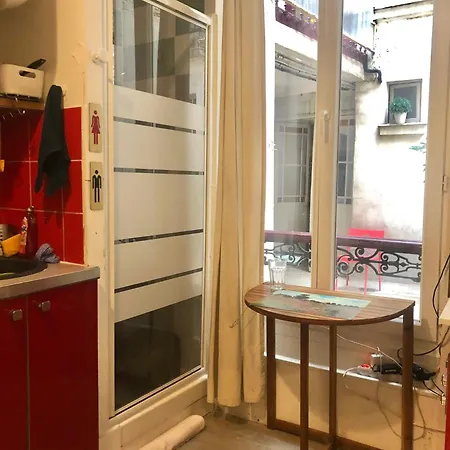 Cozy Nest In Montmartre * París