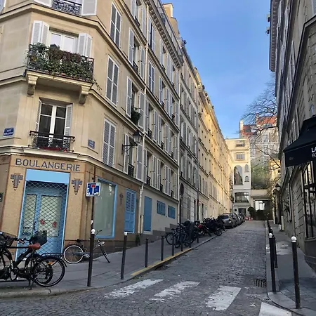 Cozy Nest In Montmartre 파리